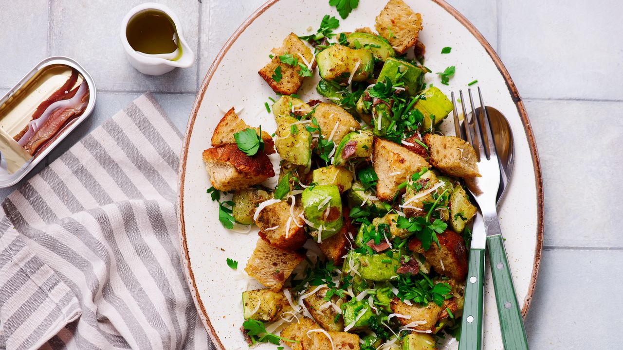 Spring Panzanella: uma variante diferente do clássico