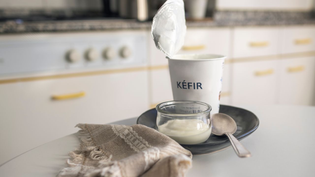 Beba kefir realmente faz isso bem? Entrevista completa com a abertura