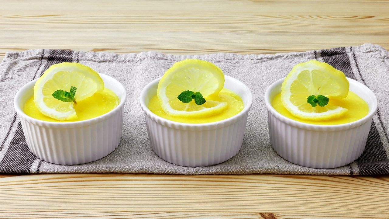 A receita da sobremesa de colher simples e deliciosa