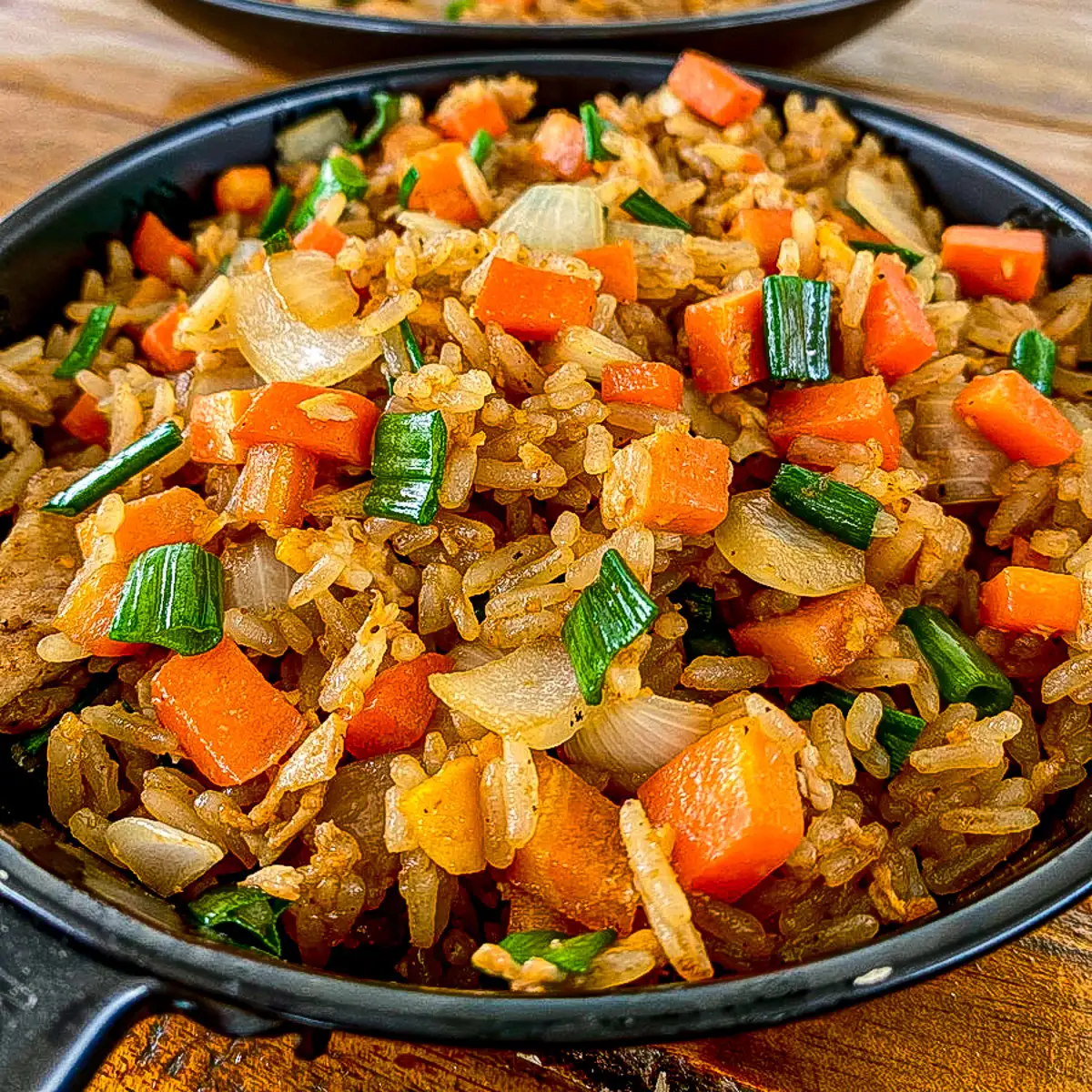 Arroz frito fácil com receita de arroz restante