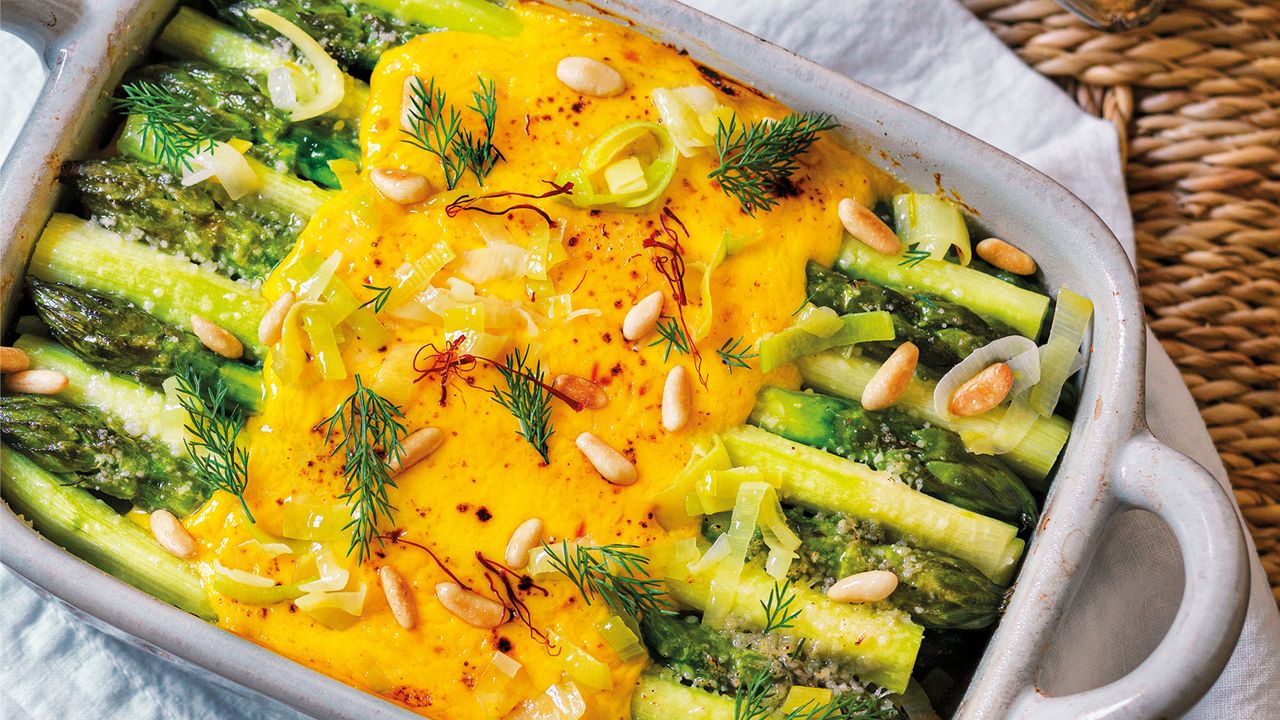 Receita de aspargos e alho -poró gratinado